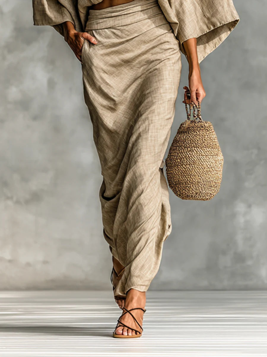 Marina | Conjunto Beige de Dos Piezas con Top Murciélago y Falda Larga para una Elegancia Sin Esfuerzo